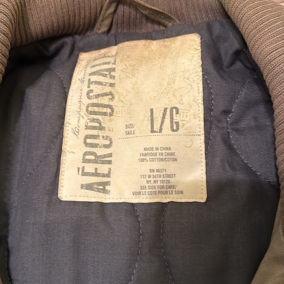 This is a rear find. I I don’t think this jacket is made any longer. - Picture 2 of 6